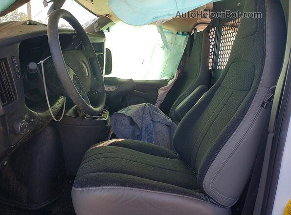 1GTW7AFP2S1237876 2025 GMC SAVANA Белый Вид салона спереди