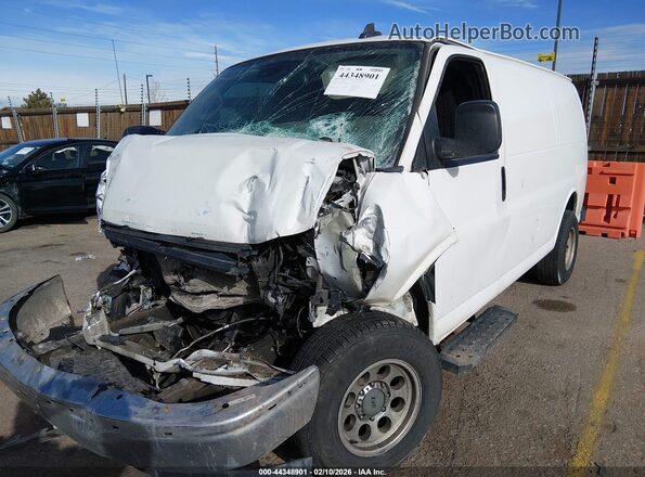 1GTW7AFP5M1246252 2021 GMC SAVANA CARGO White ძრავის განყოფილების ხედი