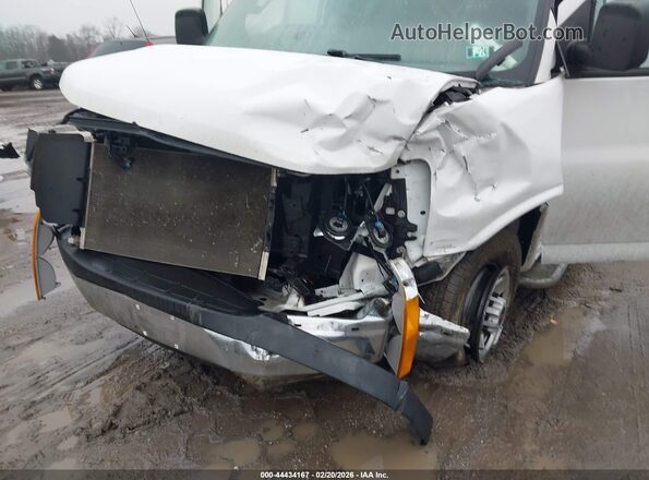 1GTW7AFPXN1255725 2022 GMC SAVANA CARGO White Front view