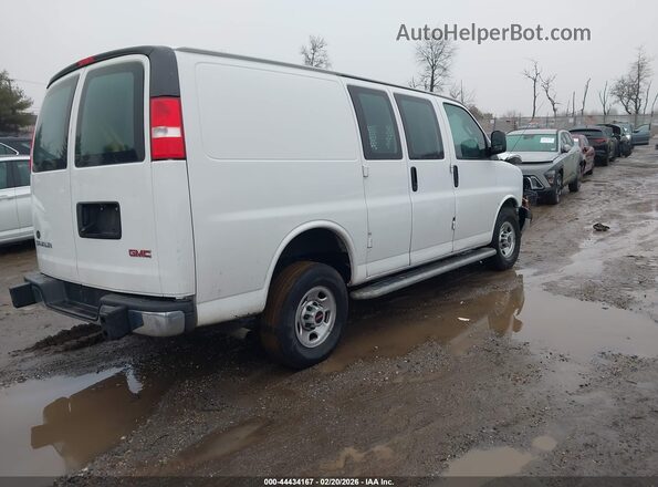 1GTW7AFPXN1255725 2022 GMC SAVANA CARGO White Rear right