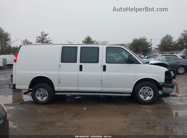 1GTW7AFPXN1255725 2022 GMC SAVANA CARGO White Rear interior view