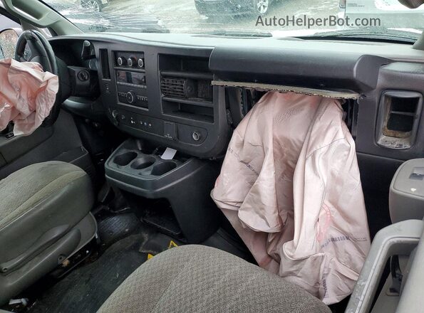 1GTW7BFP0L1189303 2020 GMC SAVANA White Առջևի վահանակի տեսք