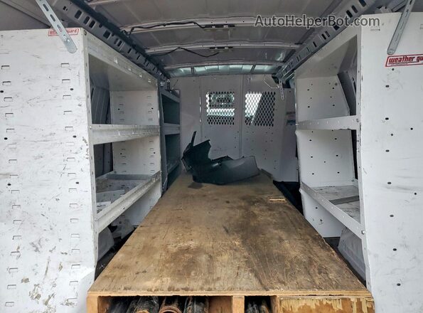 1GTW7BFP0L1189303 2020 GMC SAVANA White Հետևի նստատեղերի տեսք