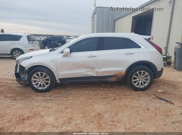 1GYAZAR44NF109646 2022 CADILLAC XT4 White Սալոնի 360 աստիճան տեսք