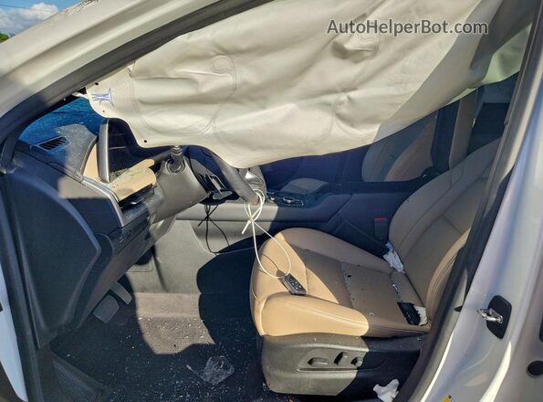 1GYAZAR48RF120896 2024 CADILLAC XT4 White Вид панелі приладів