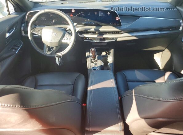 1GYFZDR44SF112727 2025 CADILLAC XT4 Серый Вид панели приборов