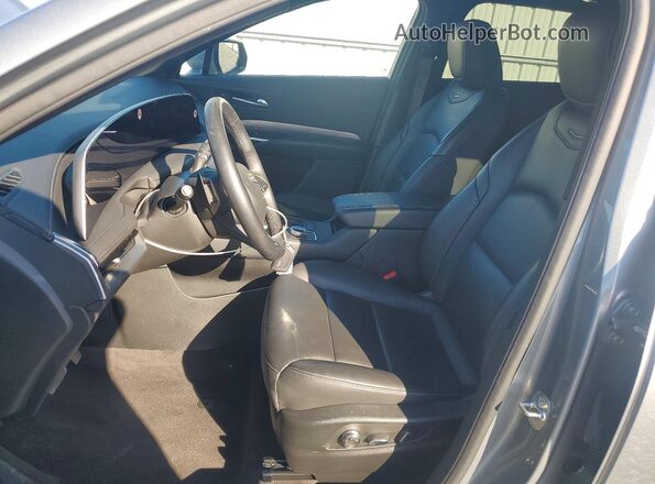 1GYFZDR44SF112727 2025 CADILLAC XT4 Серый Вид салона спереди