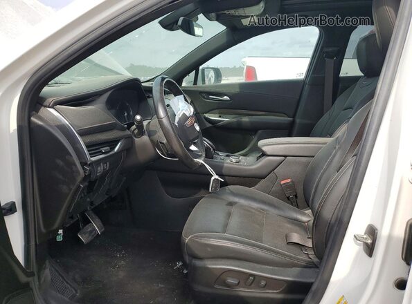 1GYFZER40NF112492 2022 CADILLAC XT4 White Front interior view