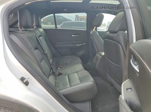 1GYFZER40NF112492 2022 CADILLAC XT4 White Rear interior view
