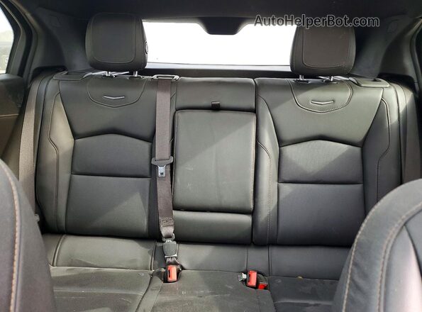 1GYFZER40NF112492 2022 CADILLAC XT4 White Rear seats view