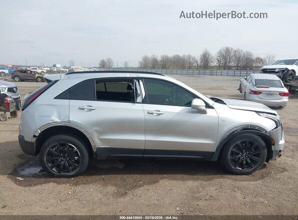 1GYFZER46LF027993 2020 CADILLAC XT4 Silver Vista interior trasera