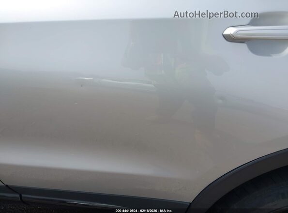 1GYFZER46LF027993 2020 CADILLAC XT4 Silver 