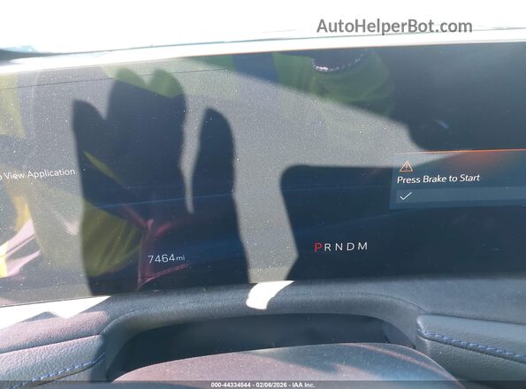 1GYFZER47SF160096 2025 CADILLAC XT4 Серебряный Вид задних сидений