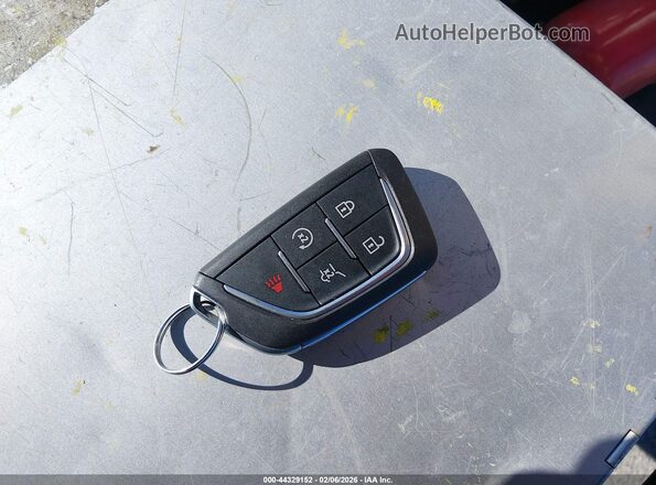 1GYFZFR41SF133093 2025 CADILLAC XT4 Silver წინა პანელის ხედი
