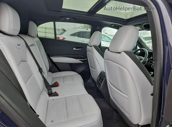 1GYFZFR43RF171516 2024 CADILLAC XT4 Blue Widok wnętrza z tyłu
