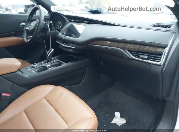1GYFZFR4XPF103713 2023 CADILLAC XT4 White Вид салону спереду