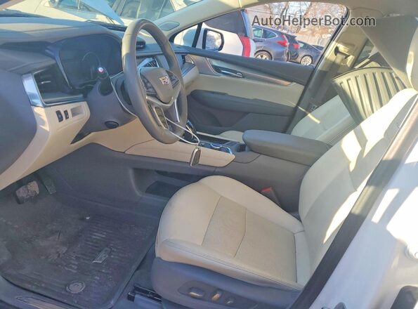 1GYKNDR48PZ129191 2023 CADILLAC XT5 White Vista interior delantera