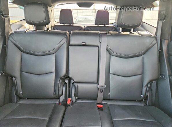 1GYKPCRS4MZ122026 2021 CADILLAC OTHER White Հետևի նստատեղերի տեսք
