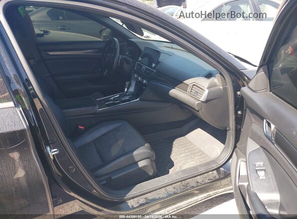 1HGCV1F31JA217513 2018 HONDA ACCORD Black Widok wnętrza z przodu