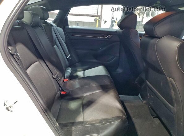 1HGCV1F35JA170602 2018 HONDA ACCORD White Vista de los asientos traseros