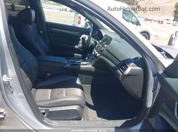 1HGCV1F39KA047757 2019 HONDA ACCORD Серый Вид салона спереди