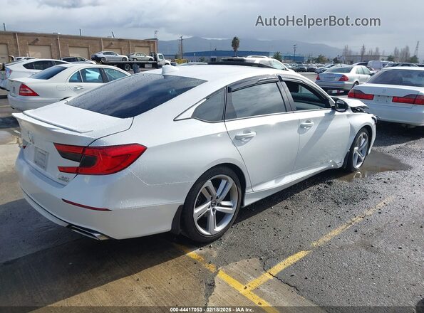 1HGCV2E35JA044067 2018 HONDA ACCORD Белый Задняя правая четверть