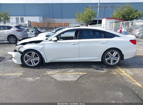 1HGCV2E35JA044067 2018 HONDA ACCORD Белый Панорамный вид салона 360°