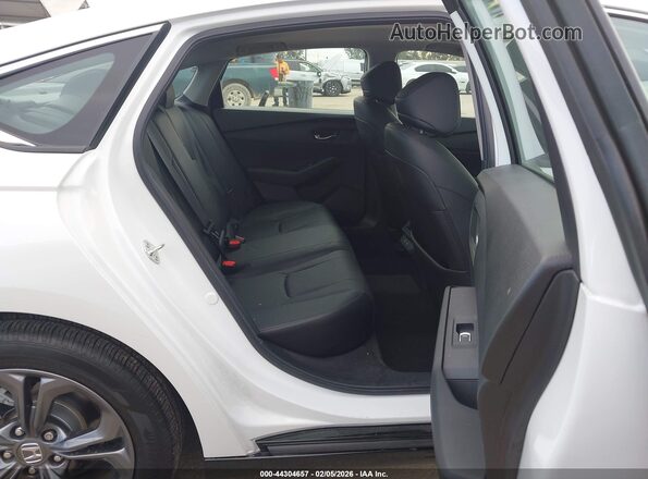 1HGCY2F63RA066824 2024 HONDA ACCORD HYBRID White 