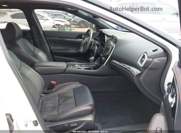 1N4AA6EV2PC508185 2023 NISSAN MAXIMA SR White Front interior view