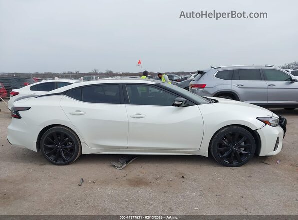 1N4AA6EV2PC508185 2023 NISSAN MAXIMA SR White 360 interior view