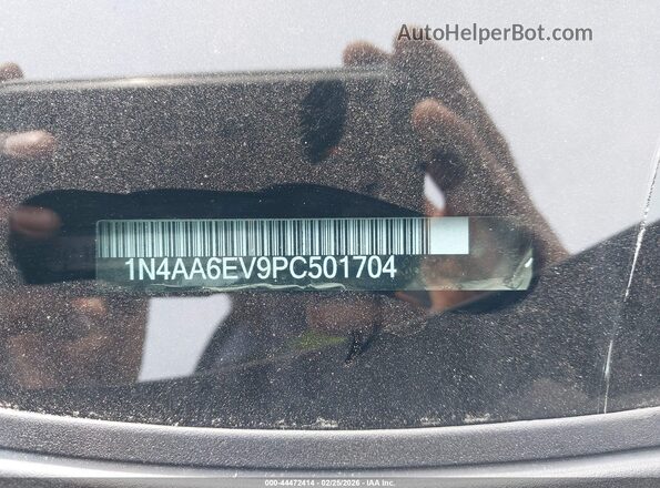 1N4AA6EV9PC501704 2023 NISSAN MAXIMA SR Black Widok komory silnika