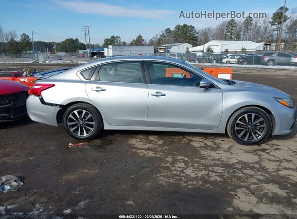 1N4AL3AP3GC157805 2016 NISSAN ALTIMA Silver Rear interior view