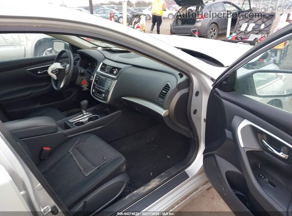 1N4AL3AP3HC213842 2017 NISSAN ALTIMA Silver Front interior view