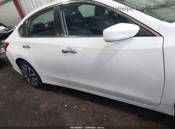 1N4AL3AP3JC245213 2018 NISSAN ALTIMA White 