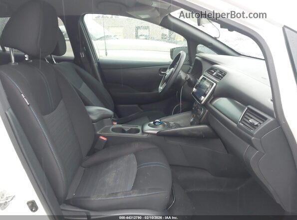 1N4AZ1BV5PC556618 2023 NISSAN LEAF Белый Вид салона спереди