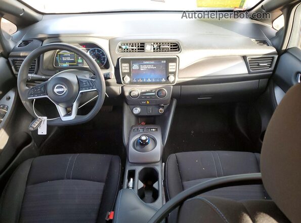 1N4AZ1BV7SC561733 2025 NISSAN LEAF Silver წინა პანელის ხედი
