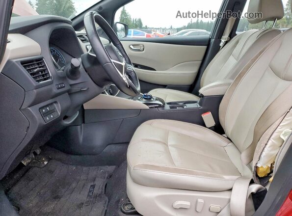 1N4AZ1CP4KC306487 2019 NISSAN LEAF Красный Вид салона спереди