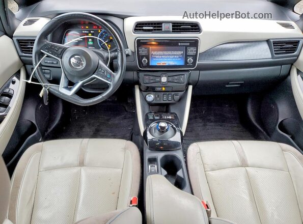 1N4AZ1CP4KC306487 2019 NISSAN LEAF Красный Вид панели приборов