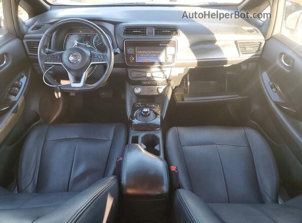 1N4AZ1CP8JC304370 2018 NISSAN LEAF Silver Vista del salpicadero