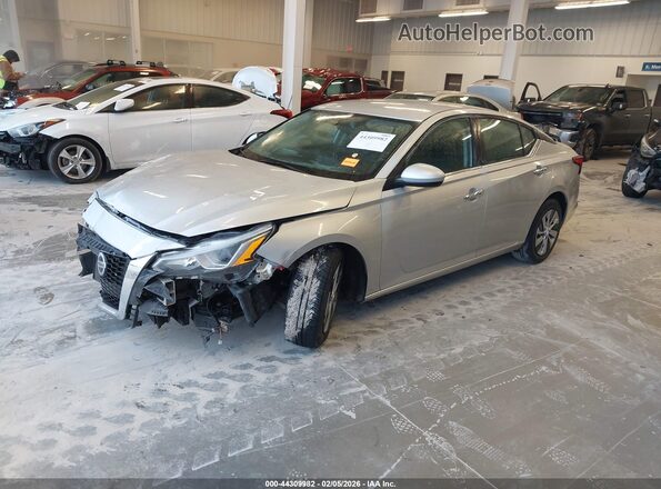 1N4BL4BV9LC245677 2020 NISSAN ALTIMA Silver Առջևի ձախ երեք քառորդ տեսարան