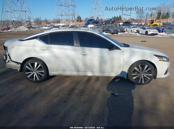 1N4BL4CV2MN325892 2021 NISSAN ALTIMA White Vista interior de 360 grados