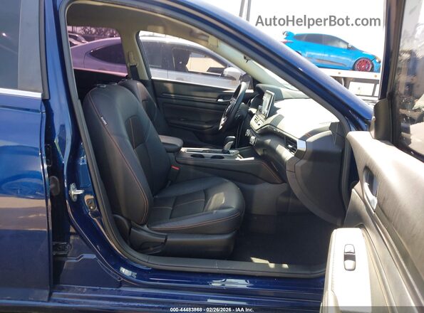 1N4BL4CV5MN385231 2021 NISSAN ALTIMA Синий Вид салона спереди