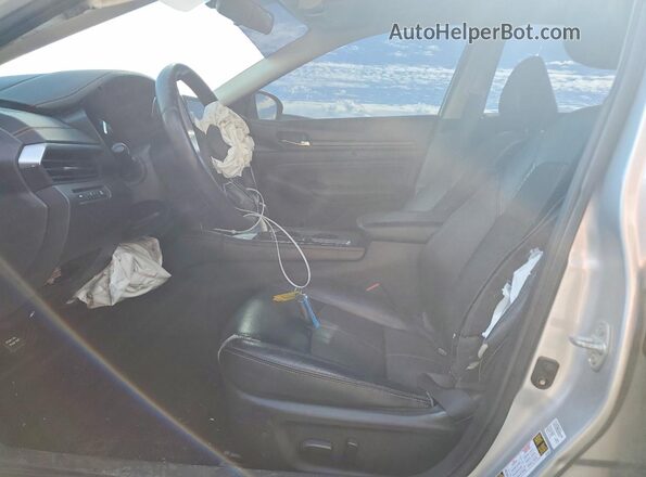 1N4BL4CV6KC146330 2019 NISSAN ALTIMA Silver Widok wnętrza z przodu