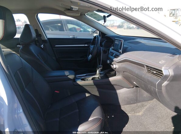 1N4BL4CV8SN341530 2025 NISSAN ALTIMA White Vista interior delantera