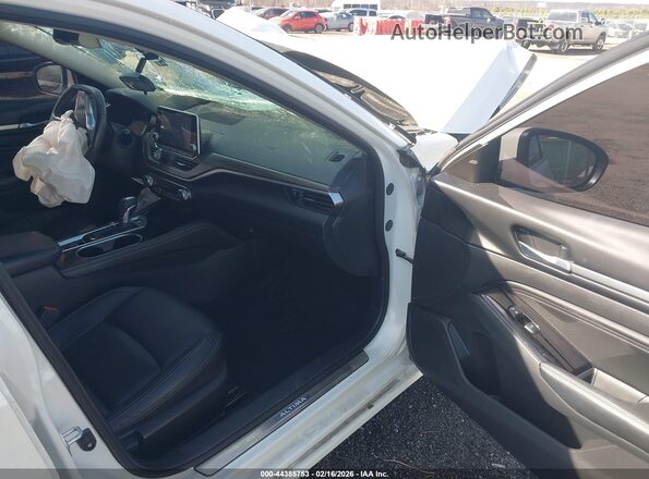 1N4BL4EV5NN407047 2022 NISSAN ALTIMA Белый Вид салона спереди
