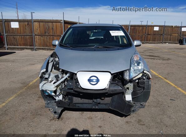 1N4BZ0CP6HC307132 2017 NISSAN LEAF Silver Rear interior view