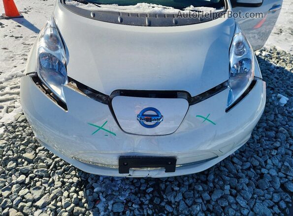 1N4BZ0CP9HC310977 2017 NISSAN LEAF White Rear interior view
