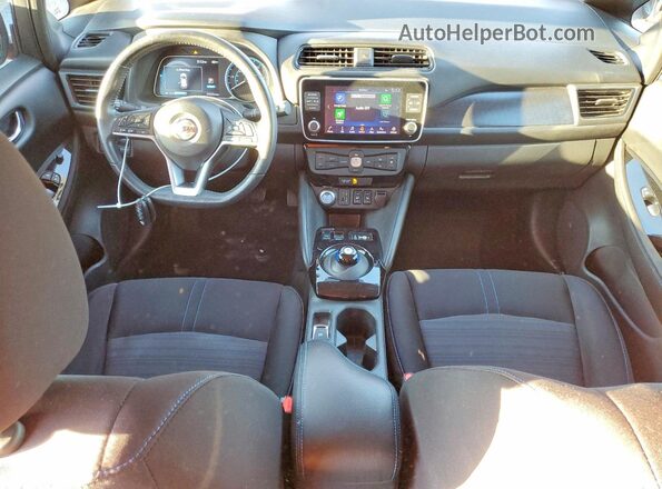 1N4BZ1CV4NC554665 2022 NISSAN LEAF Red Widok deski rozdzielczej