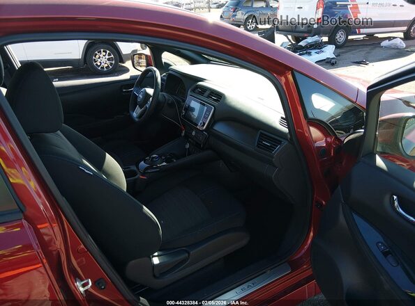 1N4CZ1CV1SC565638 2025 NISSAN LEAF Red Front interior view