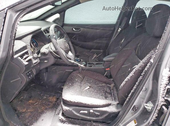 1N4CZ1CV6RC552801 2024 NISSAN LEAF Серый Вид салона спереди